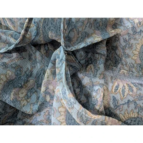 American Eagle Paisley Ruffle‎ Sheer Top - Size Medium - Picture 5 of 7
